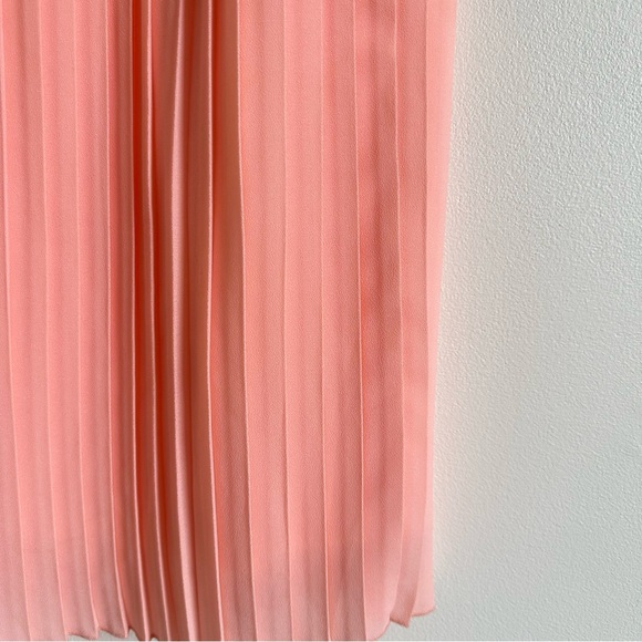 J Crew Elegant Pleated Skirt size 2 - Picture 3 of 8